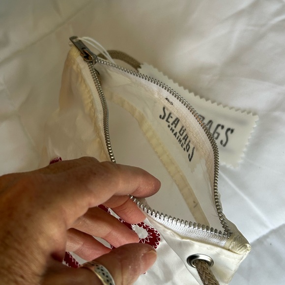 Sea Bags Women's Crossbody Bag - Red and Cream - Picture 3 of 5